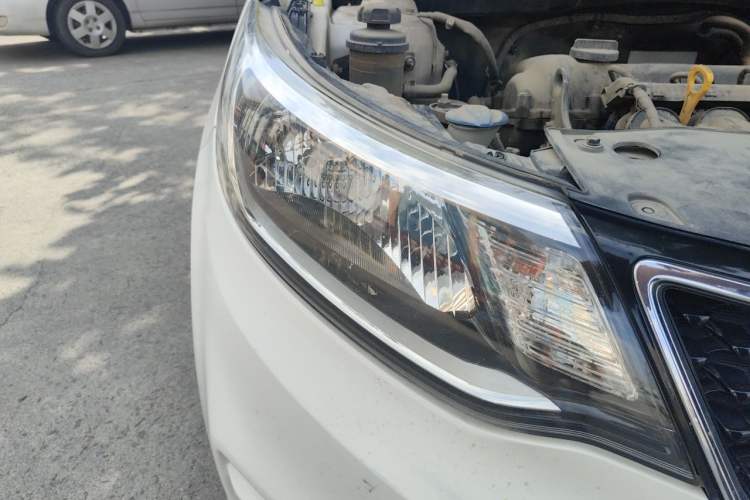 Used Kia K2 2015 Sedan 1.4L MT GLS Exterior 6
