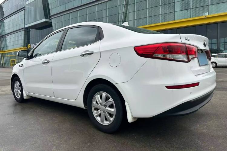 Used Kia K2 2015 Sedan 1.4L Automatic GLS Exterior 6