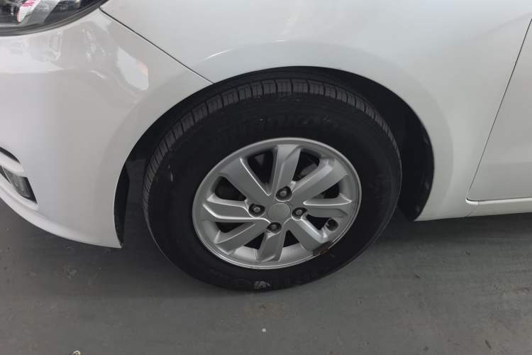 Used Kia K2 2015 Hatchback 1.4L MT GLS Cool Edition Exterior 7