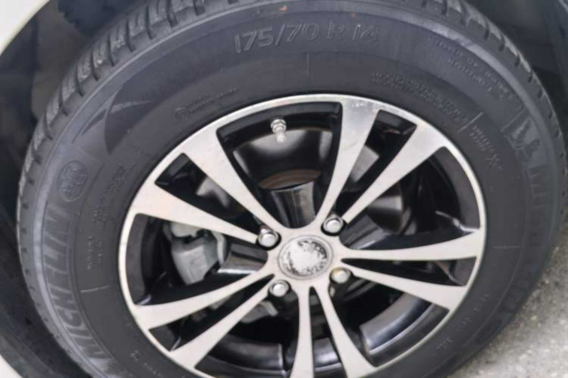 Used Kia K2 2015 Sedan 1.4L Automatic GLS Exterior 7