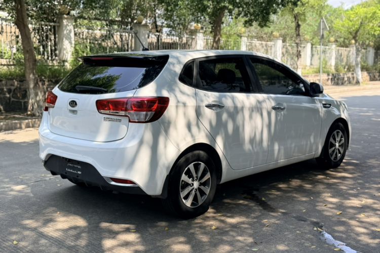 Used Kia K2 2015 Hatchback 1.4L AT GLS Cool Edition Exterior 7