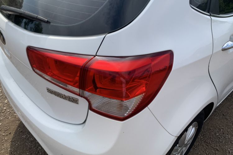 Used Kia K2 2015 Hatchback 1.4L MT GLS Cool Edition Exterior 7