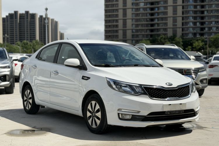 Used Kia K2 2015 Sedan 1.4L Automatic GLS Exterior 8