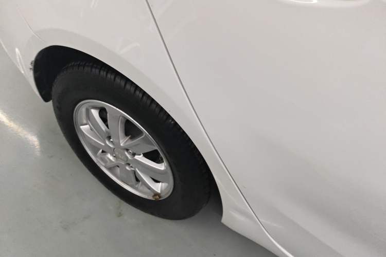 Used Kia K2 2015 Sedan 1.4L MT GLS Exterior 8