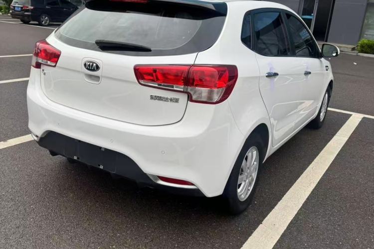 Used Kia K2 2015 Hatchback 1.4L AT GLS Cool Edition Exterior 9