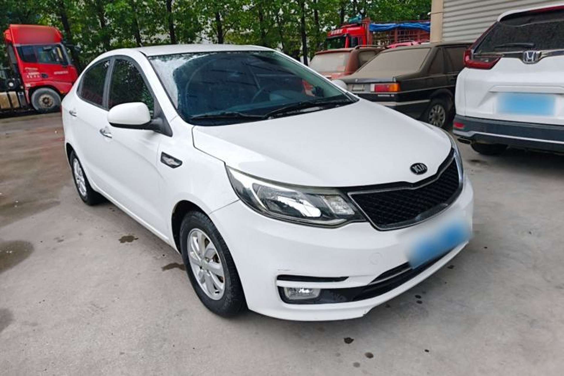 Used Kia K2 2015 Sedan 1.4L MT GLS Front Right 45 Deg