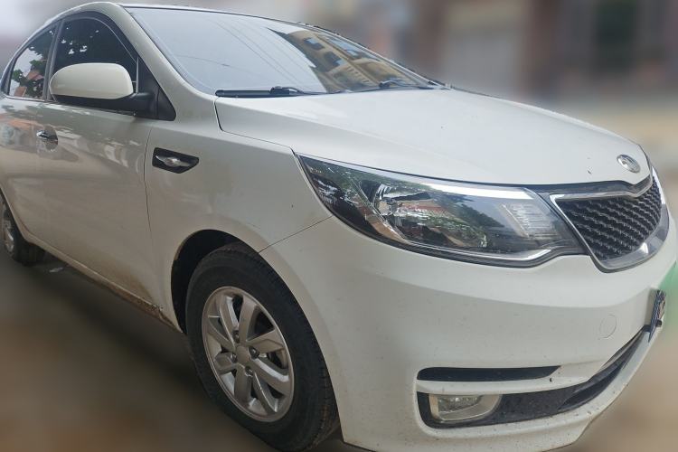 Used Kia K2 2015 Hatchback 1.4L MT GLS Front Right 45 Deg