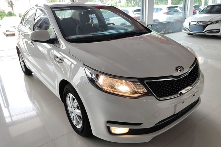 Used Kia K2 2015 Sedan 1.4L MT GLS Front Right 45 Deg