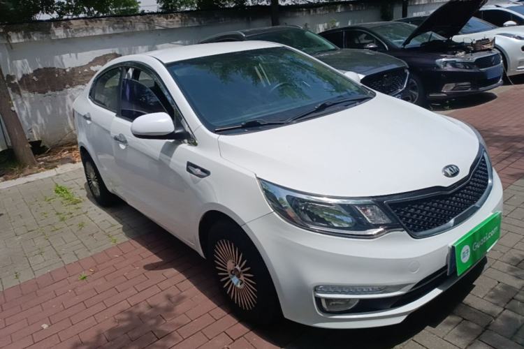 Used Kia K2 2015 Sedan 1.4L Automatic GLS Front Right 45 Deg