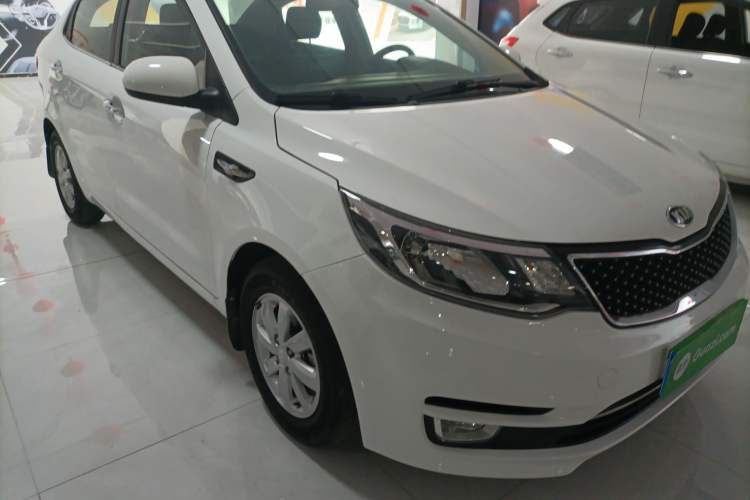 Used Kia K2 2015 Sedan 1.4L MT GLS Front Right 45 Deg