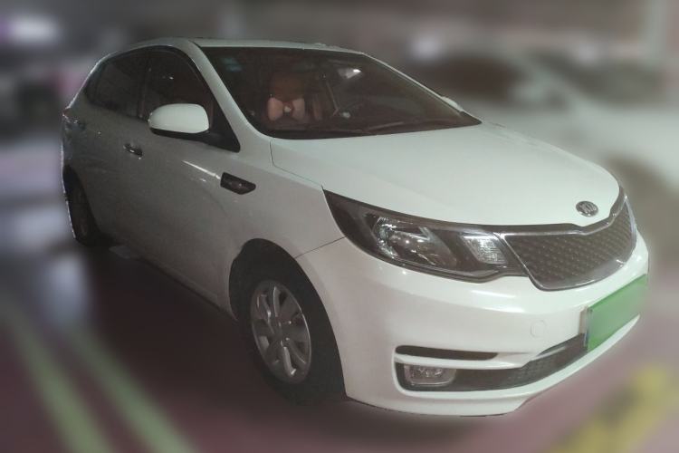 Used Kia K2 2015 Hatchback 1.4L AT GLS Cool Edition Front Right 45 Deg