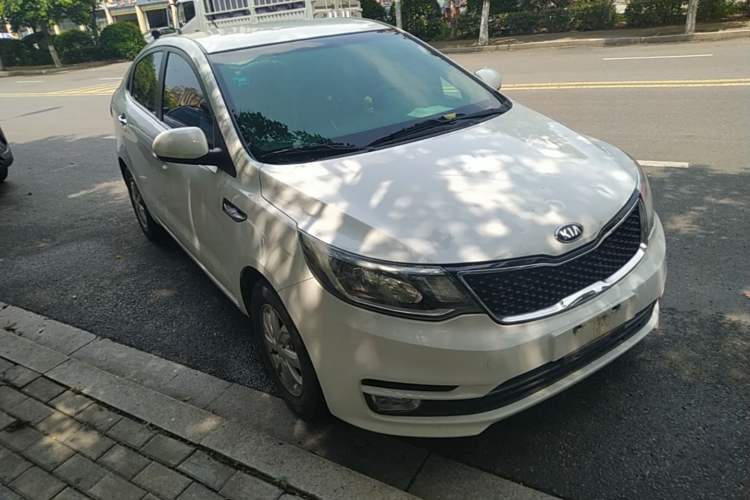 Used Kia K2 2015 Sedan 1.4L MT GLS Front Right 45 Deg