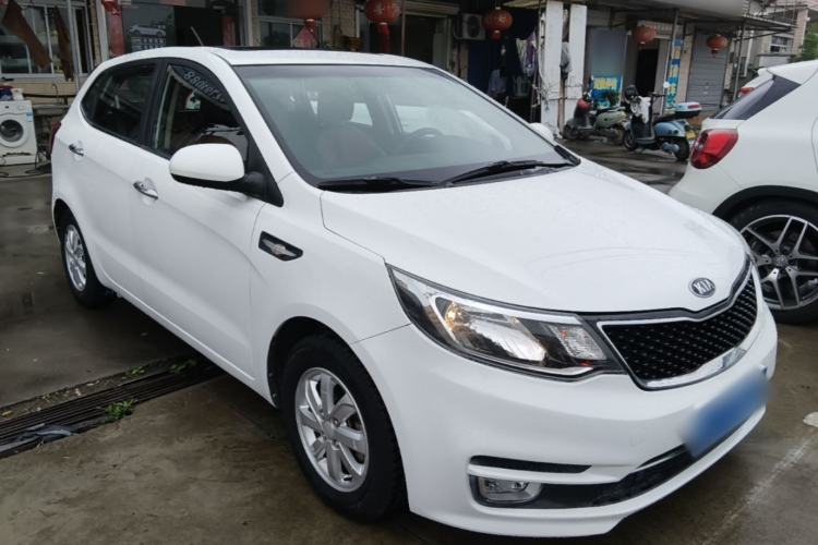 Used Kia K2 2015 Hatchback 1.4L AT GLS Cool Edition Front Right 45 Deg