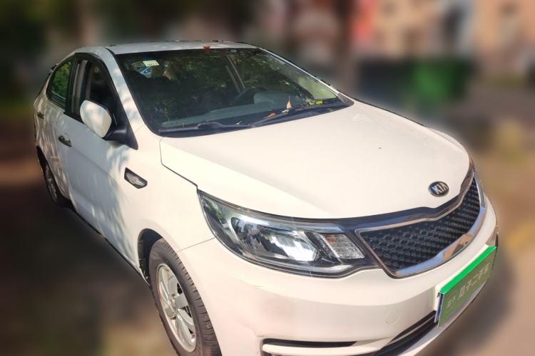 Used Kia K2 2015 Sedan 1.4L MT GLS Front Right 45 Deg