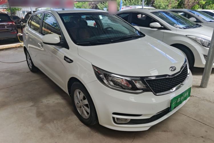 Used Kia K2 2015 Hatchback 1.4L AT GLS Cool Edition Front Right 45 Deg