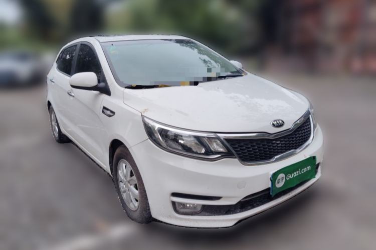 Used Kia K2 2015 Hatchback 1.4L AT GLS Cool Edition Front Right 45 Deg