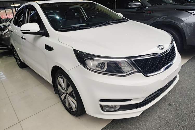 Used Kia K2 2015 Sedan 1.6L Automatic Transmission Premium Front Right 45 Deg