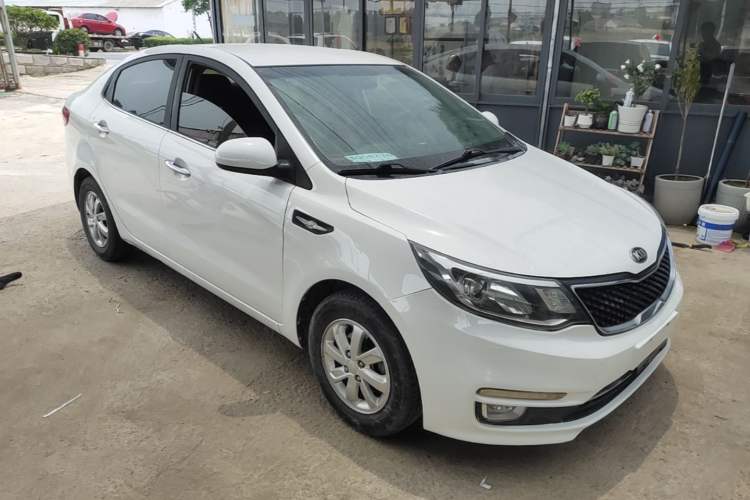 Used Kia K2 2015 Sedan 1.4L Automatic GLS Front Right 45 Deg