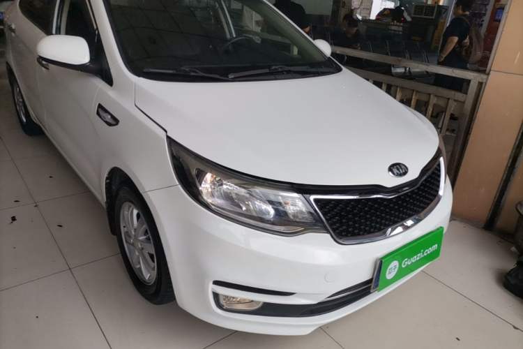 Used Kia K2 2015 Sedan 1.4L Automatic GLS Front Right 45 Deg