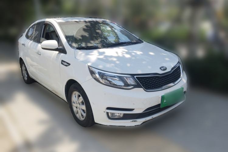 Used Kia K2 2015 Sedan 1.4L MT GLS Front Right 45 Deg