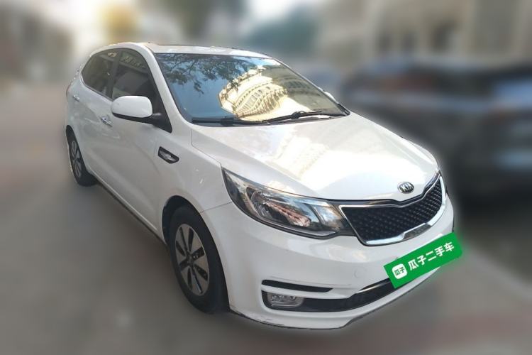 Used Kia K2 2015 Hatchback 1.4L AT GLS Cool Edition Front Right 45 Deg