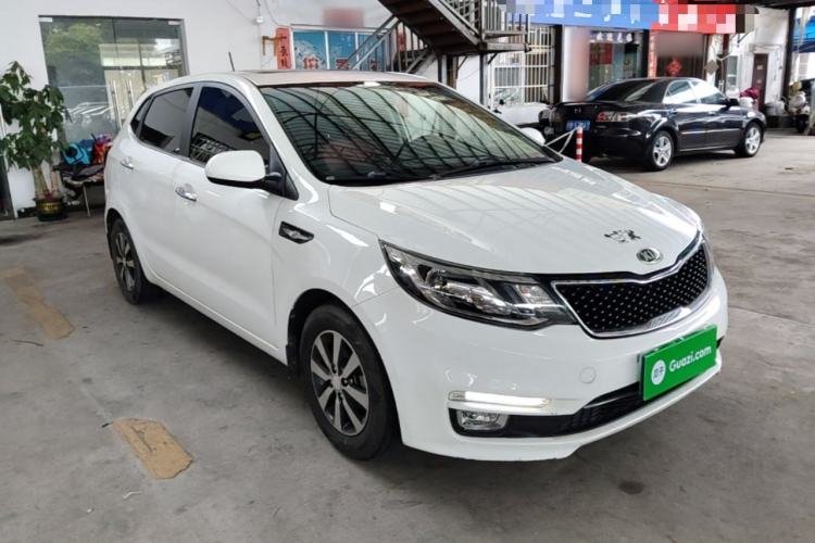 Used Kia K2 2015 Hatchback 1.4L AT GLS Cool Edition Front Right 45 Deg