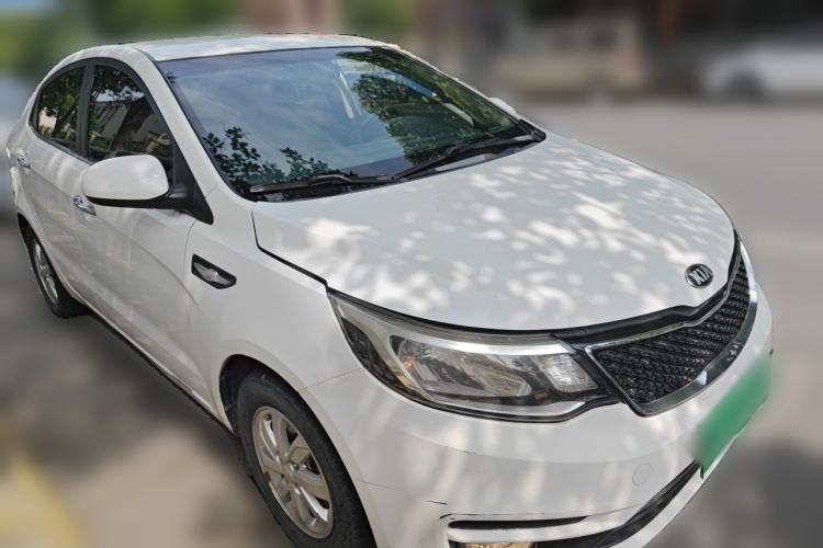 Used Kia K2 2015 Sedan 1.4L Automatic GLS Front Right 45 Deg