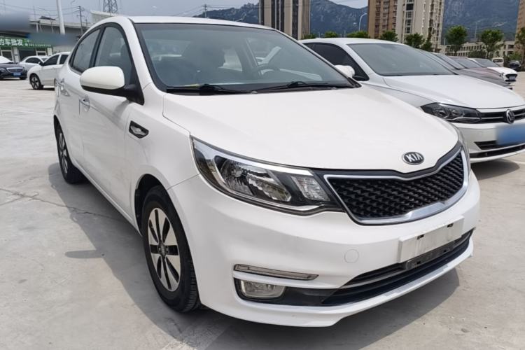 Used Kia K2 2015 Sedan 1.4L Automatic GLS Front Right 45 Deg