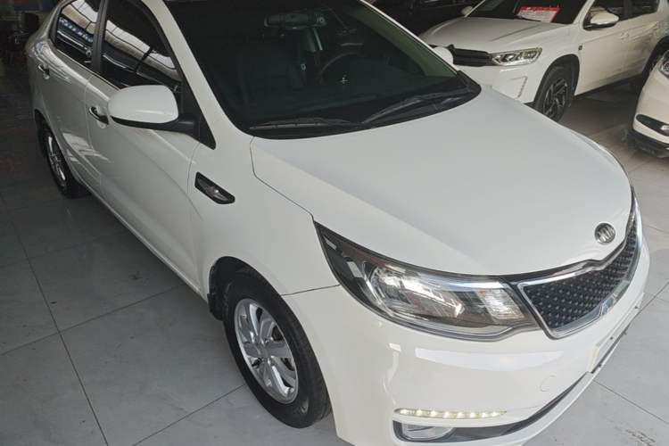 Used Kia K2 2015 Sedan 1.4L Automatic GLS Front Right 45 Deg