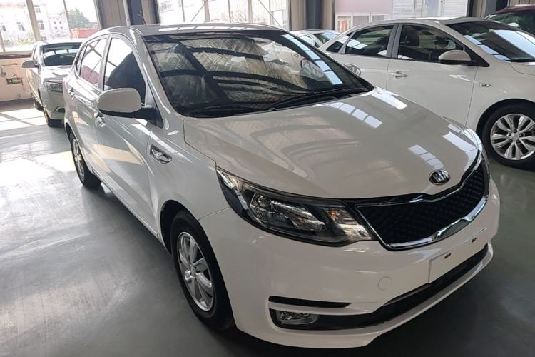 Used Kia K2 2015 Hatchback 1.4L AT GLS Cool Edition Front Right 45 Deg