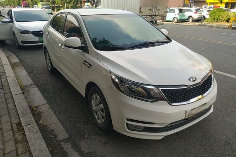 Used Kia K2 2015 Sedan 1.4L MT GLS Front Right 45 Deg