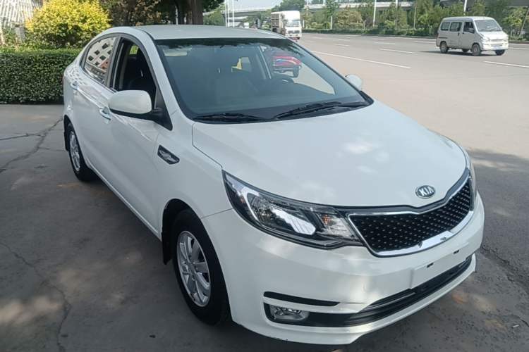 Used Kia K2 2015 Sedan 1.4L MT GLS Front Right 45 Deg