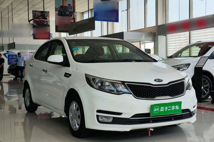 Used Kia K2 2015 Sedan 1.4L MT GLS Front Right 45 Deg