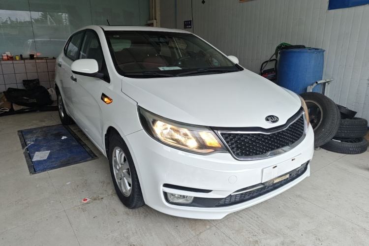 Used Kia K2 2015 Hatchback 1.4L AT GLS Cool Edition Front Right 45 Deg
