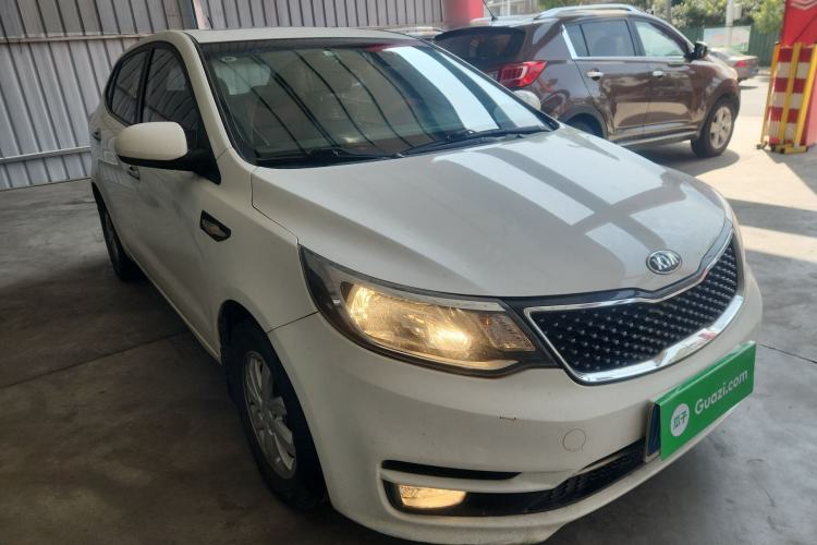 Used Kia K2 2015 Hatchback 1.4L AT GLS Cool Edition Front Right 45 Deg