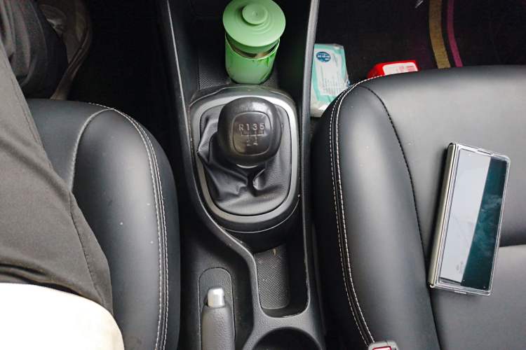 Used Kia K2 2015 Sedan 1.4L MT GLS Gear Lever