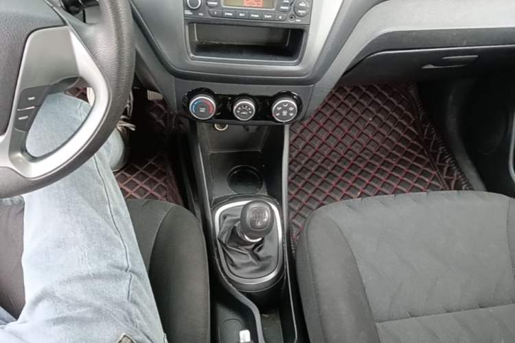 Used Kia K2 2015 Sedan 1.4L MT GLS Gear Lever