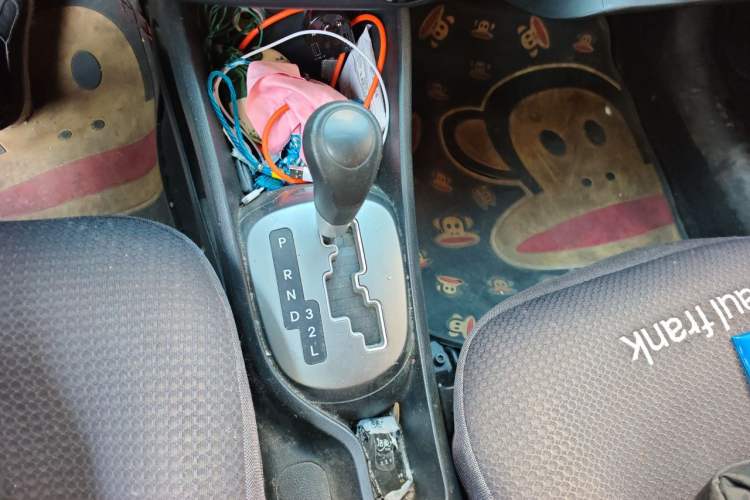 Used Kia K2 2015 Sedan 1.4L Automatic GLS Gear Lever