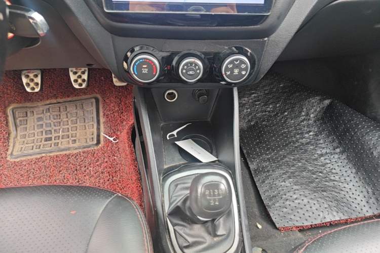Used Kia K2 2015 Sedan 1.4L MT TOP Gear Lever