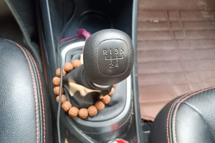 Used Kia K2 2015 Sedan 1.4L MT GLS Gear Lever