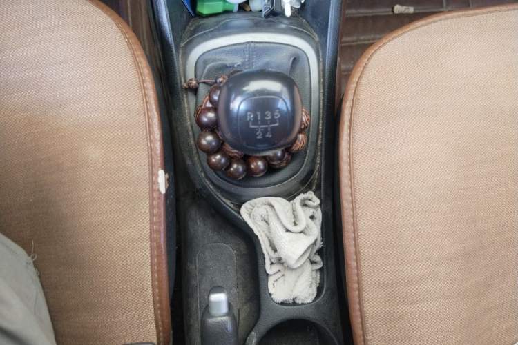 Used Kia K2 2015 Sedan 1.4L MT GLS Gear Lever