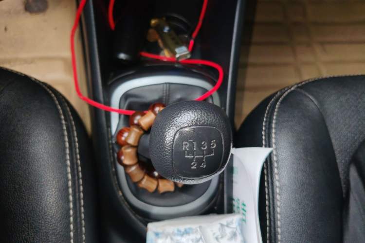 Used Kia K2 2015 Sedan 1.4L MT GLS Gear Lever