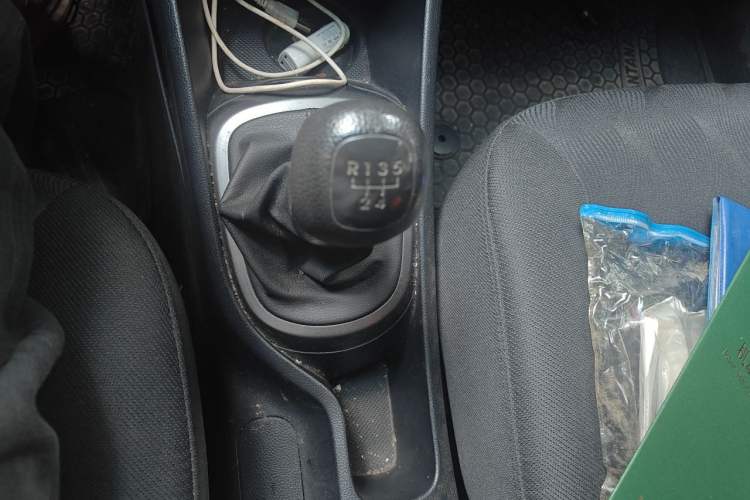 Used Kia K2 2015 Sedan 1.4L MT GLS Gear Lever