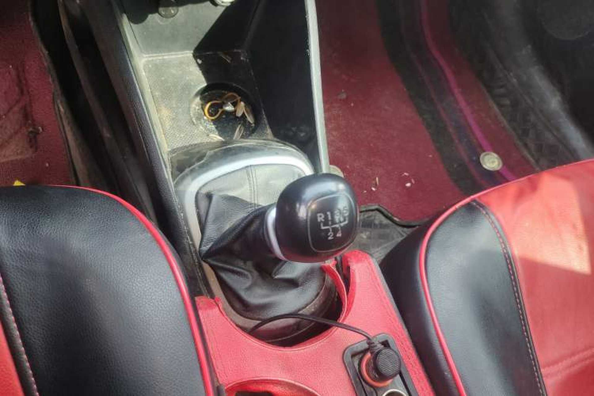 Used Kia K2 2015 Sedan 1.4L MT GLS Gear Lever