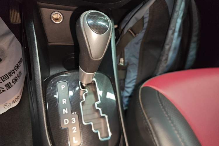 Used Kia K2 2015 Hatchback 1.4L AT GLS Cool Edition Gear Lever
