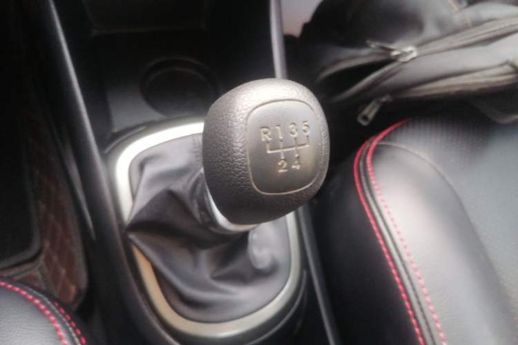 Used Kia K2 2015 Sedan 1.4L MT GLS Gear Lever