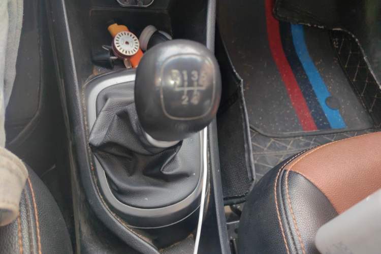 Used Kia K2 2015 Sedan 1.4L MT GLS Gear Lever
