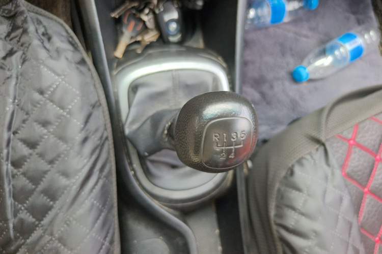 Used Kia K2 2015 Sedan 1.4L MT GLS Gear Lever
