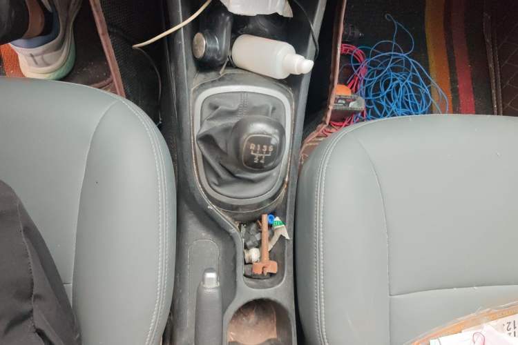 Used Kia K2 2015 Sedan 1.4L MT GLS Gear Lever