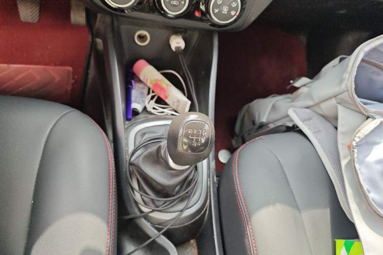 Used Kia K2 2015 Sedan 1.4L MT GLS Gear Lever